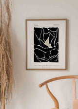 Cuadro minimalista con ilustración de rocas abstractas en negro. Una obra abstracta y moderna