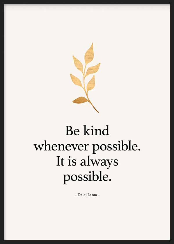 Cuadro con frase inspiradora de Dalai Lama, texto negro sobre fondo beige y rama dorada de hojas, de estilo con frases. Disponible en kudeko.com