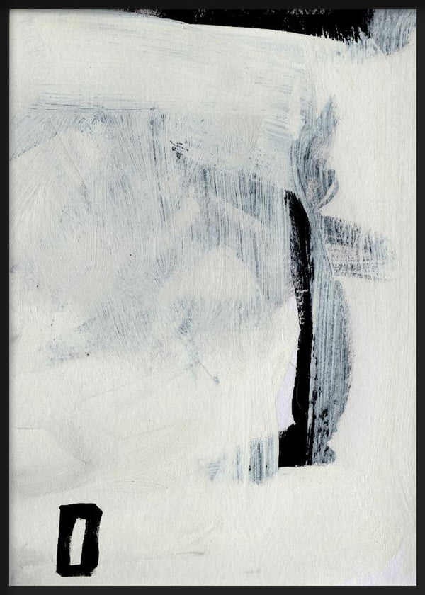 Abstraktes Wandbild in Off-White, Blaugrau und Schwarz, mit weichen Formen, diffusen Linien, dezentem Kontrast und ausgewogenem zeitgenössischem Stil für harmonische Wandgestaltung. Erhältlich auf kudeko.com
