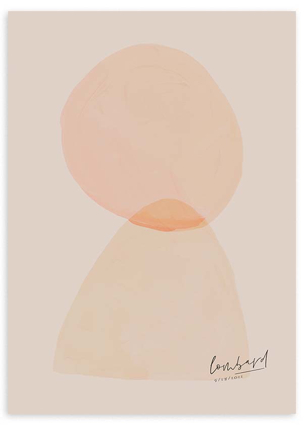 Quadro com formas orgânicas sobrepostas em tons de bege, areia e pêssego suave sobre fundo claro, com estilo minimalista equilibrado e depurado. Disponível em kudeko.com