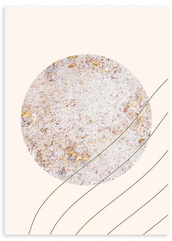 Quadro emoldurado com grande círculo marmoreado em branco pérola, bege e dourado, fundo creme, linhas curvas verde oliva, estilo minimalista e contemporâneo. Disponível em kudeko.com