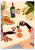 Cuadro ilustración con personas brindando, frutas tropicales y botella de vino, tienda kudeko.com