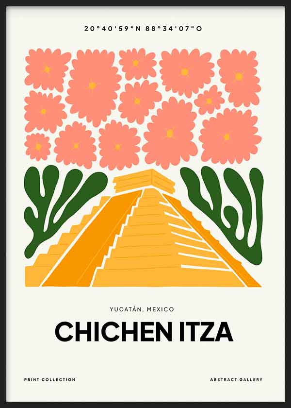 Gerahmtes Wandbild von Chichén Itzá mit gelber Pyramide, korallfarbenen Blumen, grünen Pflanzenformen, hellem Hintergrund und grafischem Illustrationsstil. Erhältlich auf kudeko.com