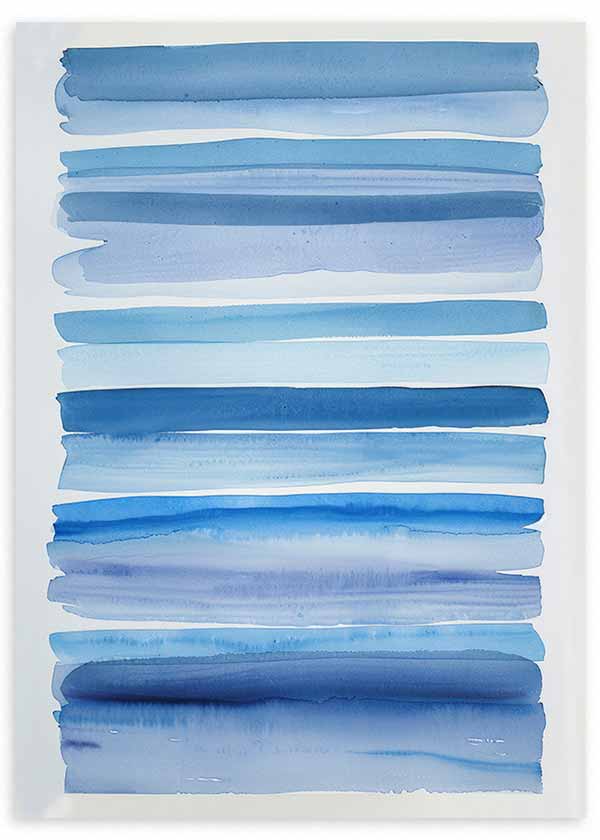 Cuadro con franjas horizontales en tonos azul cielo, celeste y azul marino sobre fondo blanco, de estilo abstracto sereno y costero. Disponible en kudeko.com