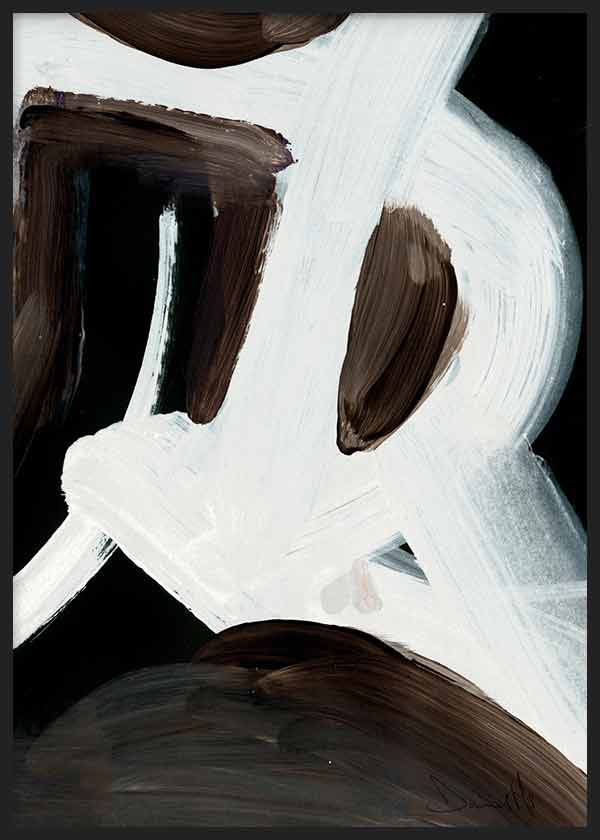 Tableau abstrait avec formes gestuelles blanches, noires et brun foncé, fond contrasté, lignes courbes et style contemporain sobre. Disponible sur kudeko.com