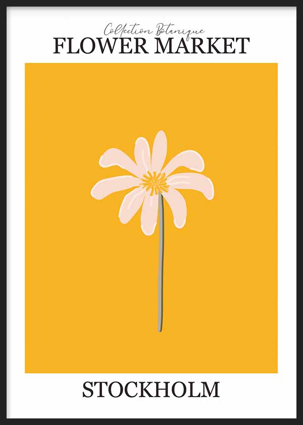 Gerahmtes Wandbild mit zentrierter weißer Blüte, senfgelbem Hintergrund, schwarzer Schrift Flower Market Stockholm und klarer floraler Gestaltung im grafischen Stil. Erhältlich auf kudeko.com