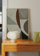Cuadro decorativo de estilo abstracto y minimalista colocado en salón, composición abstracta orgánica en tonos tierra, modelo Kingsley