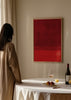Quadro abstrato minimalista em tons vermelhos com textura de efeito aguarelado, estilo decorativo simples para interiores contemporâneos. Disponível em kudeko.com