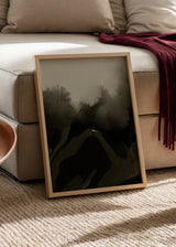 Cuadro decorativo de estilo blanco_y_negro y orgánico colocado en salón, paisaje abstracto en sombras, modelo Paisaje de Sombra