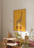 Cuadro decorativo de estilo ilustración y animales colocado en habitación_infantil, jirafa cowgirl con botas, modelo Jolene the Cowgirl Giraffe