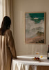 Cuadro decorativo de estilo mar_y_playa y orgánico colocado en salón, olas del mar vistas desde arriba, modelo Waves