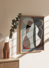 Wandbild mit überlagerten organischen abstrakten Formen in Grau, Beige, Taupe, Schwarz und sanftem Terrakotta, ausgewogener Komposition und zeitgenössischer Gestaltung mit weichen Linien. Erhältlich auf kudeko.com