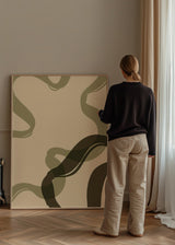 Cuadro decorativo de estilo minimalista y abstracto colocado en salón, formas sinuosas abstractas en tonos tierra, modelo Abstract Sinuous Shapes