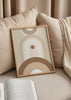 Tableau avec arcs concentriques, cercles superposés et formes courbes en beige, sable, blanc cassé et brun chaud, dans un style géométrique épuré inspiré du mid century. Disponible sur kudeko.com
