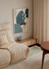 Tableau encadré avec composition abstraite de formes organiques en bleu pétrole, bleu marine, beige, blanc cassé et détails dorés, dans un style contemporain équilibré et lumineux. Disponible sur kudeko.com