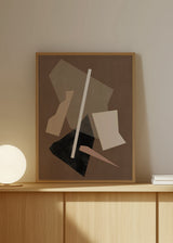 Wandbild mit abstrakter Komposition aus ausgeschnittenen Formen in Braun, Beige, Schwarz, Weiß und Altrosa, im klaren zeitgenössischen Stil für moderne Wandgestaltung. Erhältlich auf kudeko.com