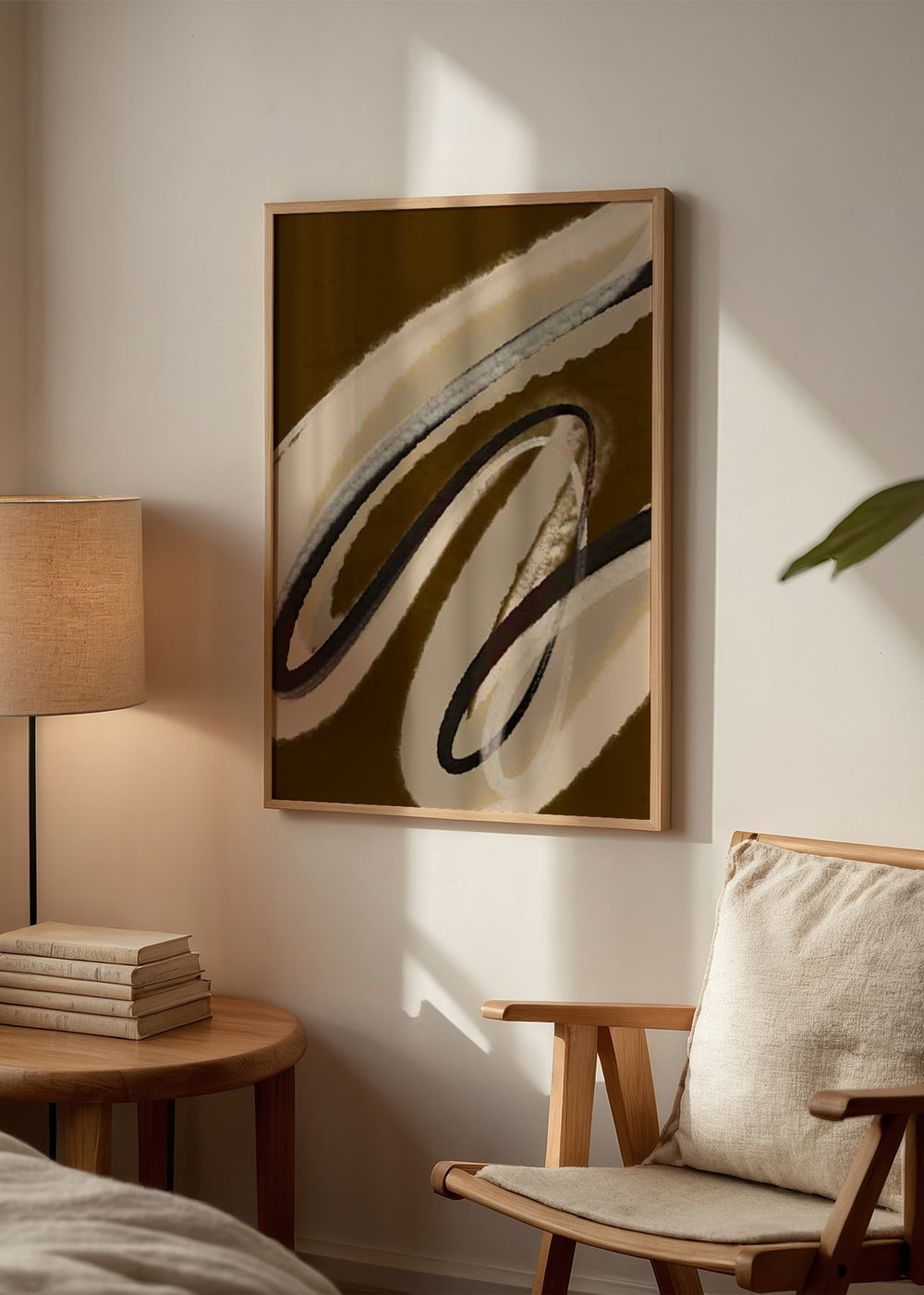 Cuadro decorativo de estilo minimalista y abstracto colocado en salón, trazos abstractos en tonos espresso, modelo Espresso strokes no4