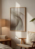 Wandbild mit wellenförmigen abstrakten Formen und transluzenten Schichten in Beige, Sand, Taupe und Elfenbein, mit weicher ausgewogener Komposition im abstrakten Stil auf hellem Grund. Erhältlich auf kudeko.com