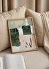 Cuadro decorativo de estilo minimalista y abstracto colocado en salón, composición abstracta en verde y dorado, modelo Green of Curiosity-4