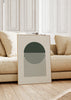 Tableau avec demi-cercle vert foncé, fines lignes verticales grises, fond beige et composition géométrique épurée au style contemporain. Disponible sur kudeko.com