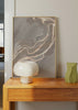 Wandbild mit fließenden abstrakten Formen in Beige, Taupe, Sand und warmem Weiß, mit geschwungenen hellen Linien und sanfter Komposition im modernen abstrakten Stil. Erhältlich auf kudeko.com
