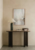 Cuadro decorativo de estilo minimalista y abstracto colocado en salón, composición abstracta en tonos neutros, modelo Neutral Veris Collection III