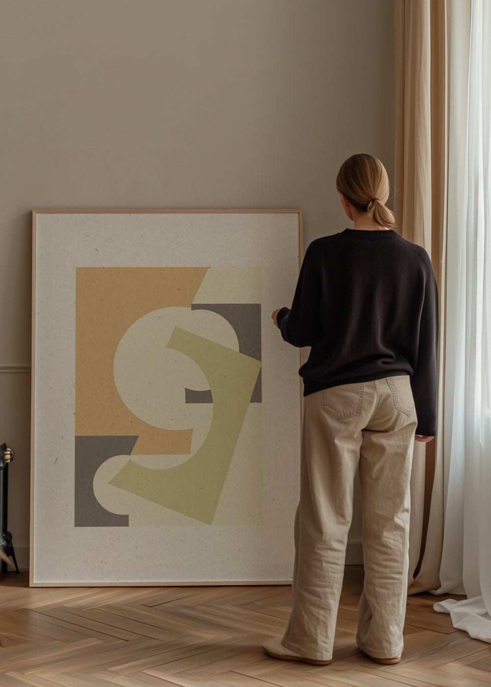 Wandbild mit abstrakter Komposition aus überlagerten geometrischen Formen in Beige, Creme, Sand und Taupegrau, im minimalistischen und klaren Stil. Erhältlich auf kudeko.com