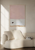 Tableau abstrait coloré avec fond rose clair et base blanche, style décoratif épuré. Disponible sur kudeko.com