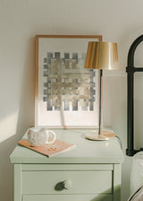 Tableau encadré avec composition abstraite de rectangles entrelacés beige, gris, crème et sable sur fond clair texturé, dans un style contemporain épuré. Disponible sur kudeko.com