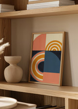 Tableau encadré avec demi-cercles, arcs concentriques et blocs géométriques en bleu profond, moutarde, rose poudré, crème et noir, dans un style rétro géométrique. Disponible sur kudeko.com