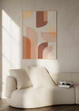 Cuadro decorativo de estilo minimalista y abstracto colocado en salón, composición geométrica retro en tonos cálidos, modelo Retro Geometric