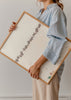 Wandbild abstrakt mit heller Grundfläche und farbigen Details, kudeko.com. Erhältlich auf kudeko.com