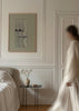 Tableau avec lignes ondulées noires et grises sur fond beige texturé, composition abstraite au style minimaliste et équilibré pour décoration murale. Disponible sur kudeko.com