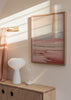Cuadro decorativo de estilo minimalista y acuarela colocado en salón, paisaje de atardecer en acuarela, modelo Paisaje Watercolor Atardecer I