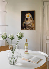 Cuadro decorativo de estilo minimalista y blanco_y_negro colocado en cocina, retrato clásico intervenido con huevo frito, modelo English Breakfast No.1