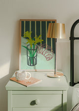 Farbenfrohes quadratisches Wandbild mit Blumen und Croissant erhältlich bei kudeko.com