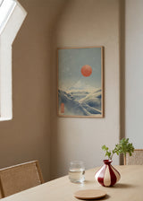 Quadro japonês de paisagem nevada com monte Fuji e sol vermelho em estilo Japandi, kudeko.com. Disponível em kudeko.com