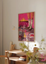 Cuadro decorativo de estilo minimalista y ilustración colocado en salón, escena surrealista de mesa en llamas, modelo Surreal Burning Table