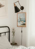 Cuadro decorativo de estilo minimalista y mar_y_playa colocado en cocina, taza de café junto al mar, modelo Quiet coffee time II