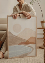 Cuadro decorativo de estilo minimalista y mar_y_playa colocado en salón, paisaje costero abstracto al atardecer, modelo Beach Sunset Art