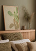 Cuadro decorativo de estilo minimalista y orgánico colocado en salón, cactus minimalista con sombras suaves, modelo Cacti Shadowplay