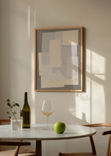 Abstraktes Wandbild mit überlagerten textilen Ausschnitten in Ecru, sanftem Beige, Perlgrau und Off-White, mit ruhiger ausgewogener Komposition und schlichtem Stil für moderne Wohnräume. Erhältlich auf kudeko.com