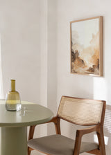 Tableau de paysage de sous-bois dans la brume, avec arbres délicats, végétation diffuse, tons beige, sable, brun et blanc, dans un style nature et paysage apaisant. Disponible sur kudeko.com