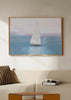 Cuadro decorativo de estilo minimalista y tonos_pastel colocado en dormitorio, velero en mar en calma, modelo Mar en calma