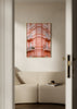 Cuadro decorativo de estilo minimalista y tonos_pastel colocado en salón, fachada mediterránea en rosa pastel, modelo Pastel Pink Umbria