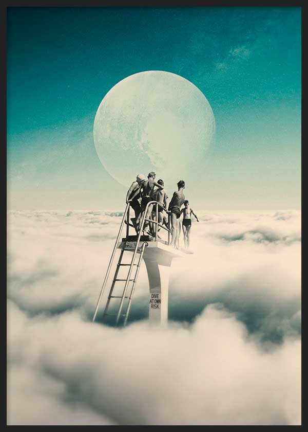Cuadro con trampolín sobre nubes, figuras humanas en blanco y negro, gran luna clara, cielo turquesa y composición surrealista de estilo fotográfico. Disponible en kudeko.com