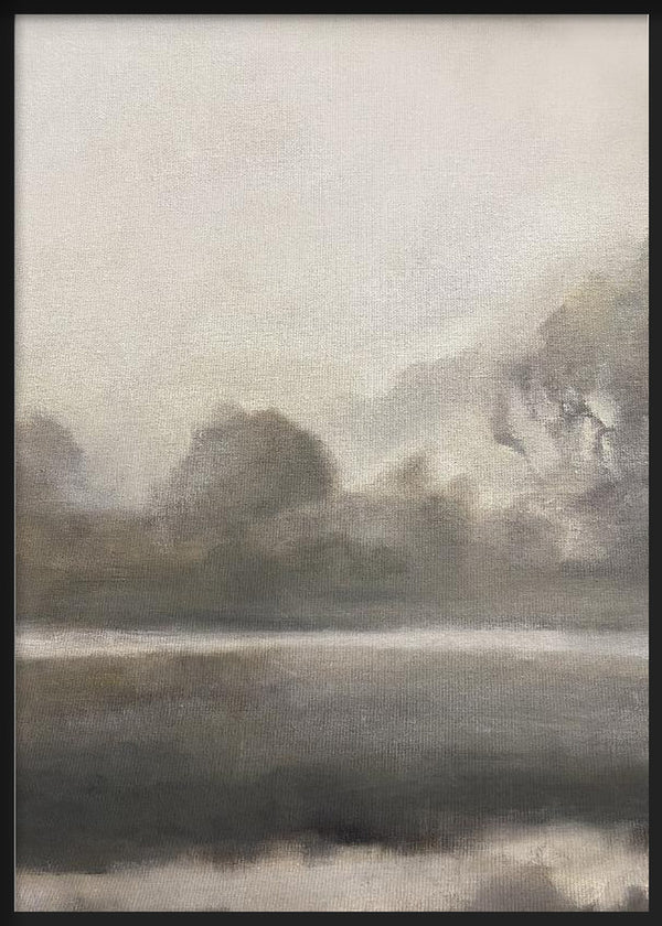 Cuadro de paisaje brumoso con árboles difuminados, agua tranquila, tonos gris, beige y antracita, de estilo naturaleza y paisajes. Disponible en kudeko.com
