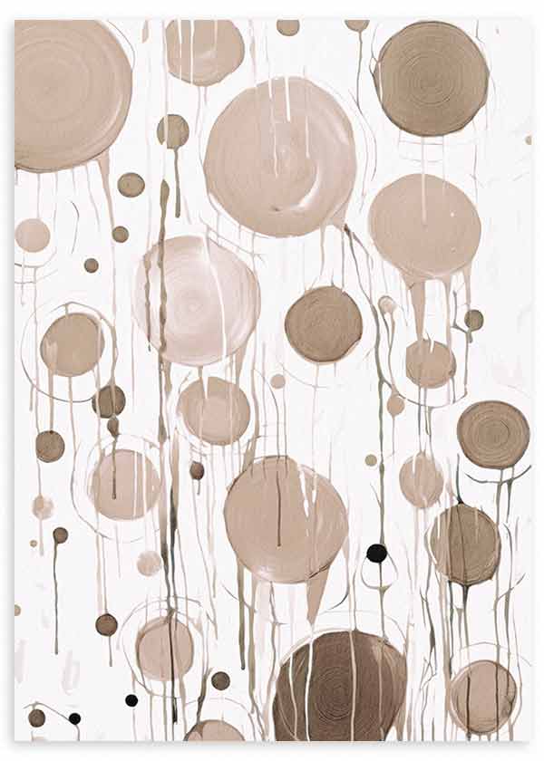 Gerahmtes Wandbild mit abstrakten überlagerten Kreisen in Beige, Sand, Taupe und Braun auf weißem Hintergrund, fließenden Linien und ausgewogener zeitgenössischer Gestaltung. Erhältlich auf kudeko.com