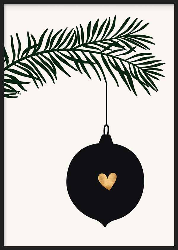 Wandbild mit hängender schwarzer Weihnachtskugel, kleinem goldenen Herz, grünem Tannenzweig, hellem Hintergrund und minimalistischer Gestaltung für stilvolle Weihnachtsdekoration. Erhältlich auf kudeko.com