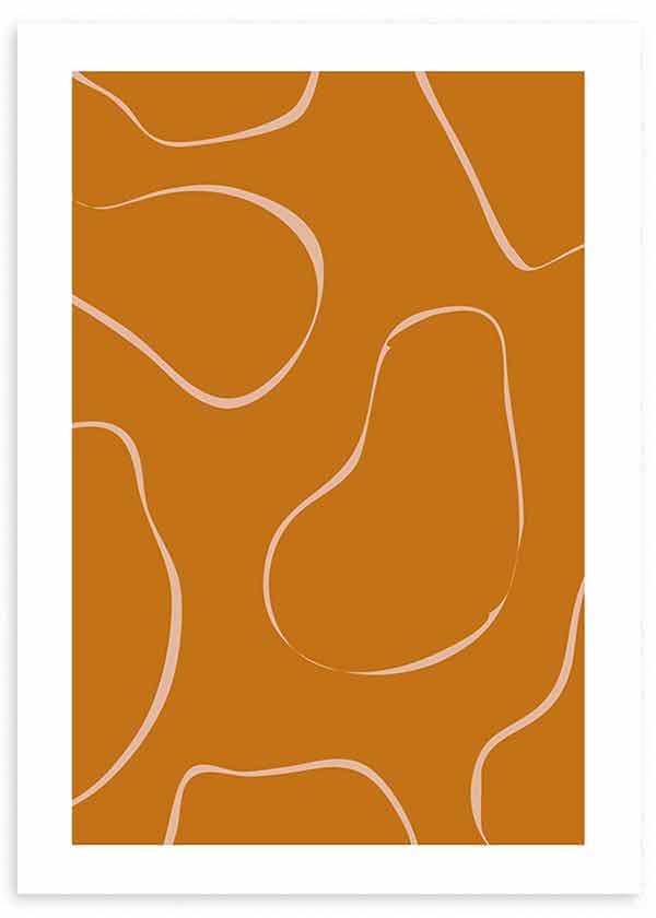 Wandbild mit unregelmäßigen organischen Formen auf gedecktem orangefarbenem Hintergrund, beigen Konturen und abstrakter Komposition im modernen und warmen Stil für die Wand. Erhältlich auf kudeko.com